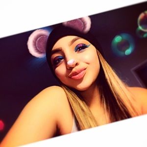 Meet your Posher, Esperanza